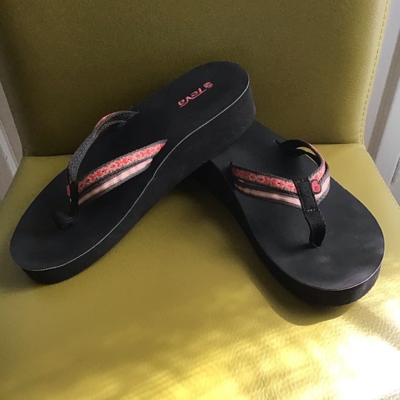 Teva Shoes - Teva Thong Sandals- Women’s 9